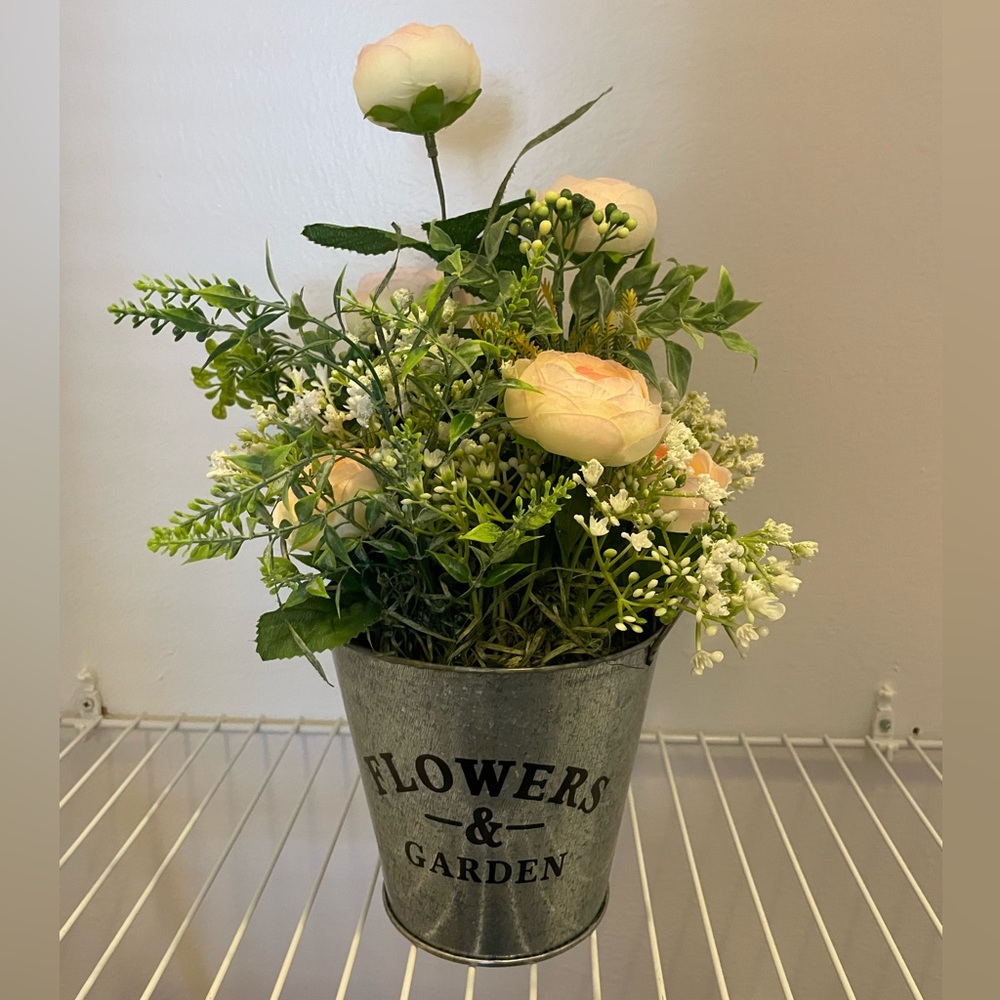 Light Pink Rose Floral Arrangement